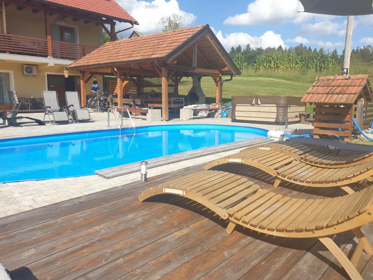 Lahinja & Kolpa River Apartments Метлика Экстерьер фото