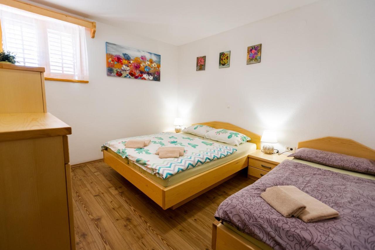 Lahinja & Kolpa River Apartments Метлика Экстерьер фото