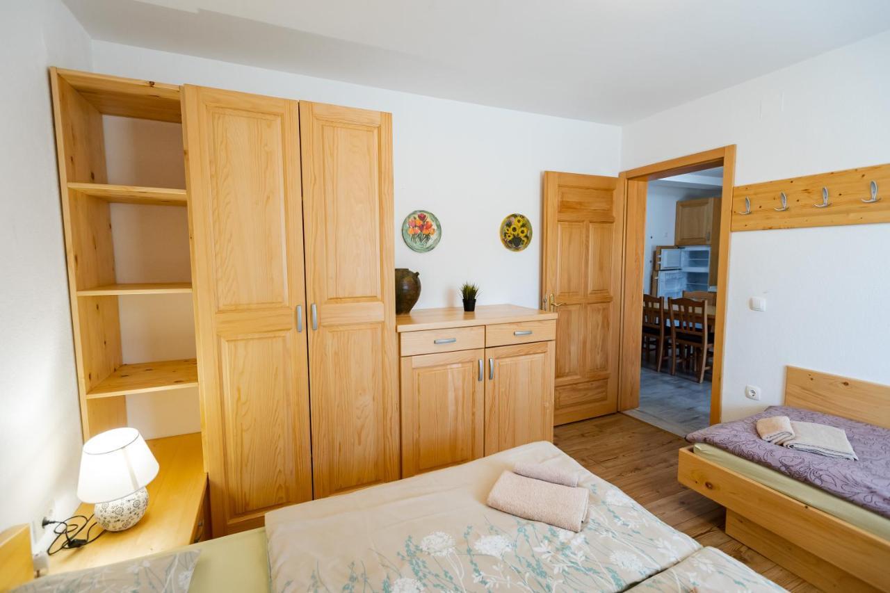 Lahinja & Kolpa River Apartments Метлика Экстерьер фото