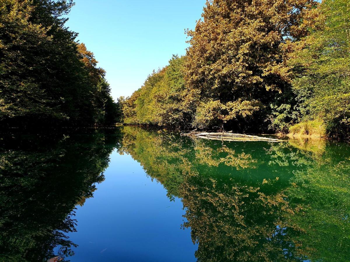 Lahinja & Kolpa River Apartments Метлика Экстерьер фото