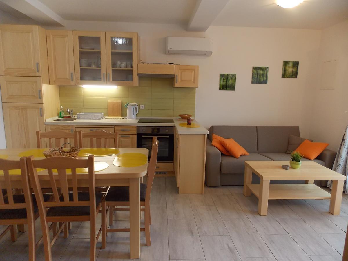 Lahinja & Kolpa River Apartments Метлика Экстерьер фото